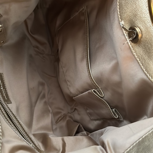 Michael Kors Medium Foldover Ring Bag Gold - Picture 5 of 6